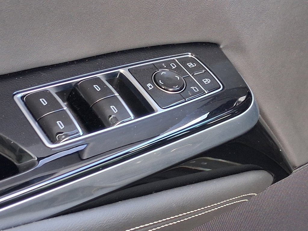 Used 2025 Cadillac Escalade Premium Luxury w/ Touring Package RWD image 18