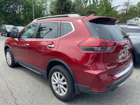 Used 2019 Nissan Rogue SV image 3