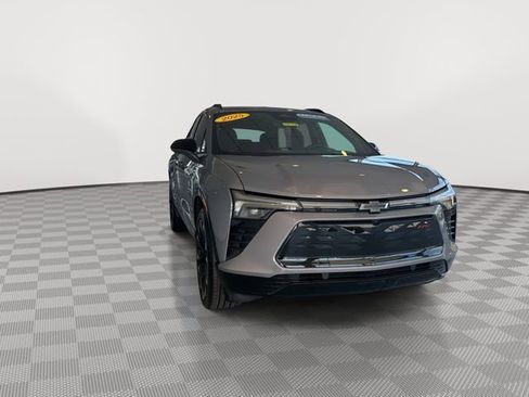 Certified 2025 Chevrolet Blazer EV RS image 3