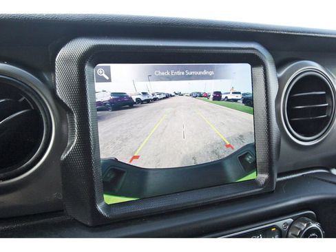 Used 2021 Jeep Gladiator Sport image 22