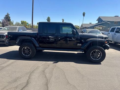 Used 2023 Jeep Gladiator Overland w/ Trailer Tow Package AWD/4WD image 2
