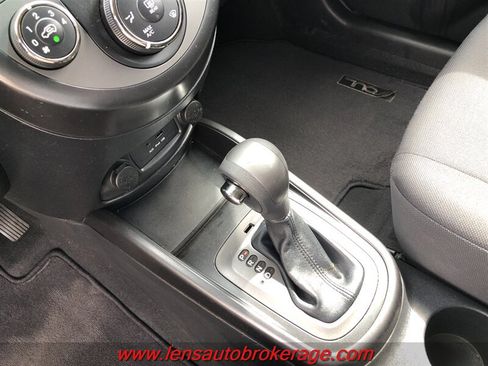 Used 2011 Kia Soul + w/ Audio Pkg FWD image 15
