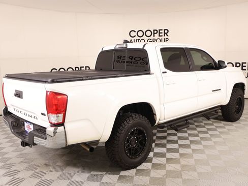 Used 2017 Toyota Tacoma SR5 w/ Tow Package image 19