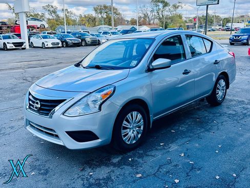Used 2019 Nissan Versa S Plus FWD image 3