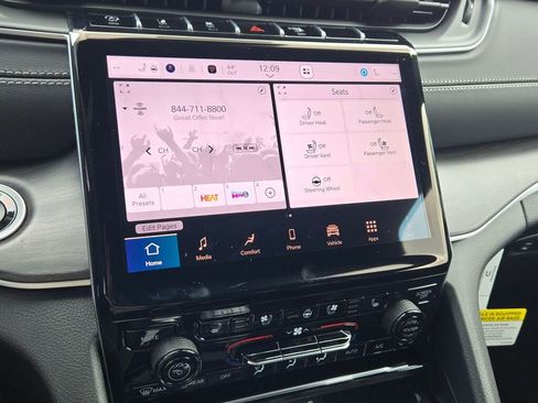 New 2025 Jeep Grand Cherokee Limited w/ Luxury Tech Group II image 31