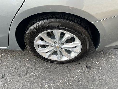 Used 2025 Chevrolet Malibu LT image 12