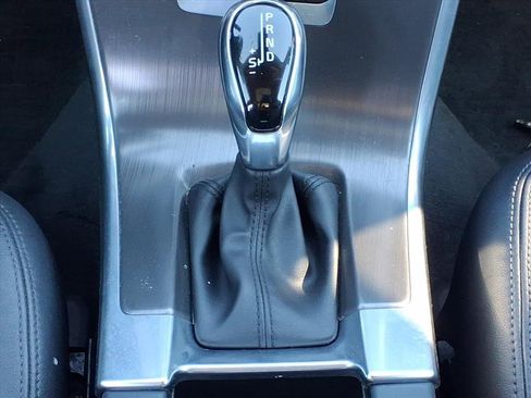 Used 2016 Volvo XC60 T5 Premier w/ Proximity Package image 23