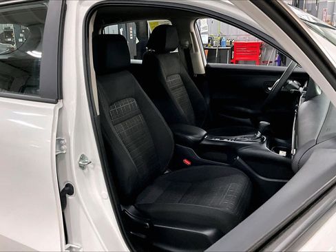 Used 2024 Honda HR-V LX image 9