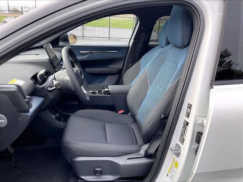 New 2026 Volvo EX30 Ultra w/ Protection Package Premier image 11