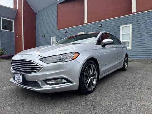 Used 2017 Ford Fusion SE w/ Equipment Group 601A image 7