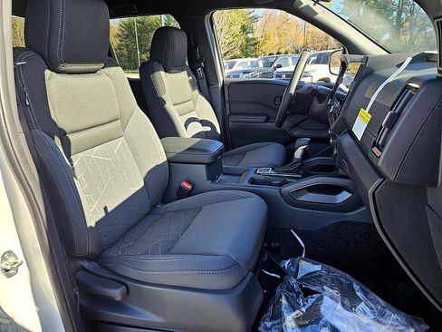 New 2026 Nissan Frontier SV image 15