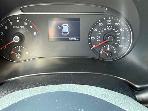 Used 2022 Kia Soul LX w/ Technology Package FWD image 5