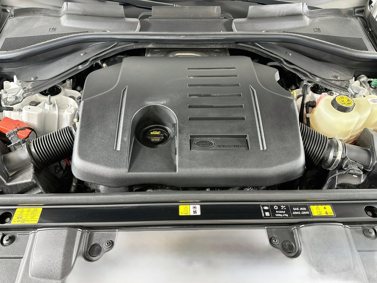 Used 2025 Land Rover Range Rover SE AWD/4WD image 33