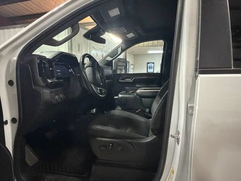 Used 2025 Chevrolet Silverado 2500 LT w/ Convenience Package AWD/4WD image 11