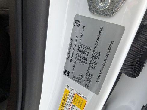 Used 2022 Chevrolet Suburban LT RWD image 28
