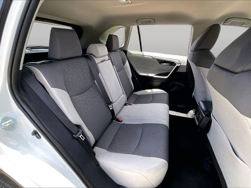 Used 2025 Toyota RAV4 XLE FWD image 16