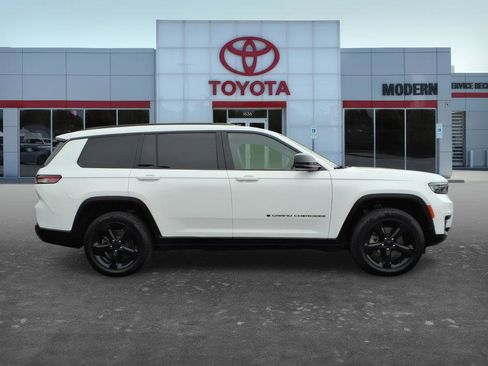 Used 2024 Jeep Grand Cherokee L Altitude AWD/4WD image 7