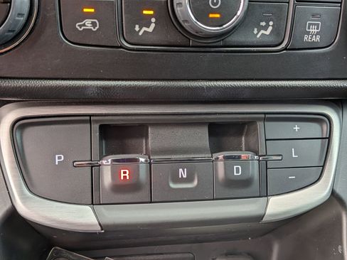 Used 2023 GMC Terrain SLT w/ Infotainment Package II image 31