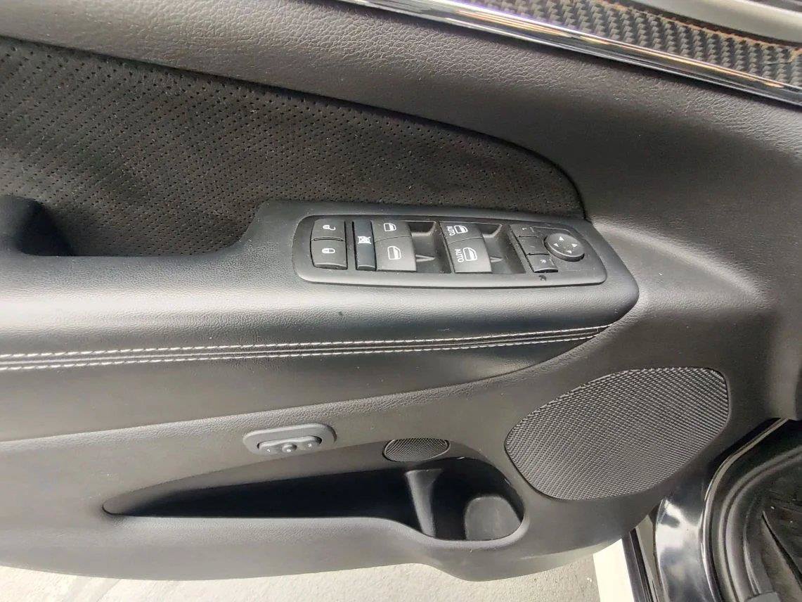 Used 2015 Jeep Grand Cherokee SRT AWD/4WD image 12