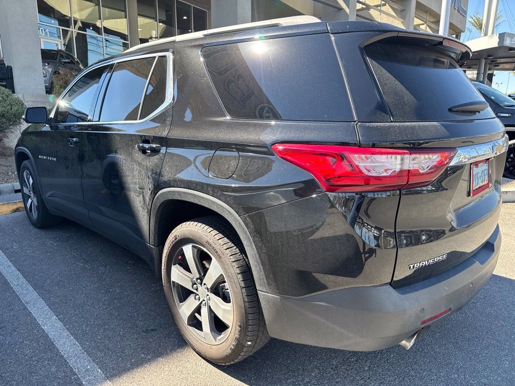 Certified 2021 Chevrolet Traverse LT w/ LT Premium Package FWD image 2