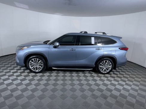 Used 2022 Toyota Highlander Platinum image 5