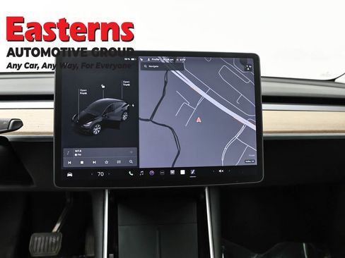 Used 2021 Tesla Model Y Long Range image 12