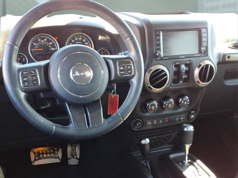 Used 2017 Jeep Wrangler 75th Anniversary image 14