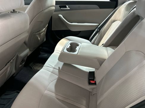 Used 2017 Hyundai Sonata SE FWD image 5