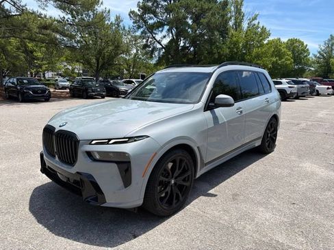 Used 2024 BMW X7 xDrive40i w/ M Sport Package AWD/4WD image 1
