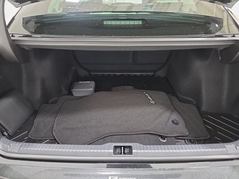 Used 2025 Lexus IS 500 RWD image 33