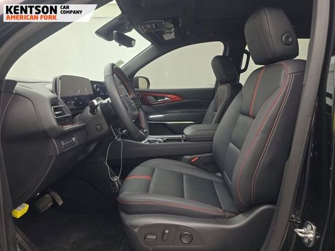 Used 2025 Chevrolet Traverse RS w/ LPO, Floor Liner Package image 5