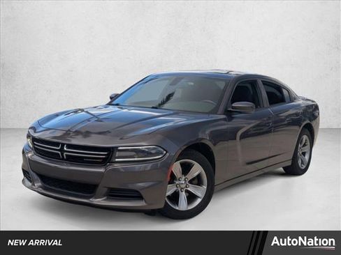 Used 2015 Dodge Charger SE w/ Sport Appearance Group image 1