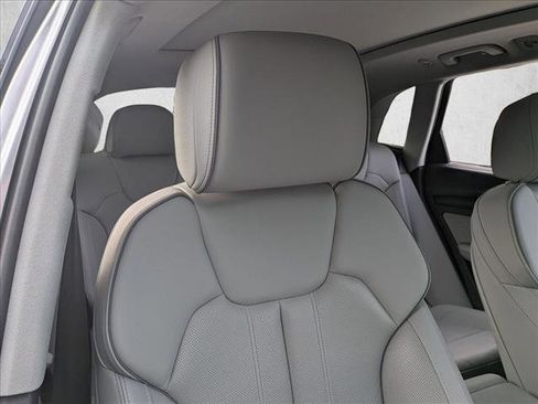 Used 2021 Audi Q5 Premium Plus w/ Premium Plus Package image 14