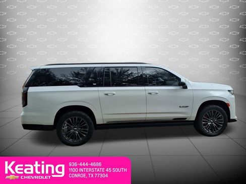 Used 2023 Cadillac Escalade ESV V image 4