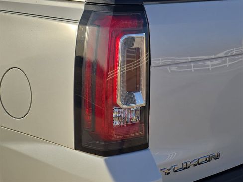 Used 2016 GMC Yukon SLT w/ Open Road Package image 35