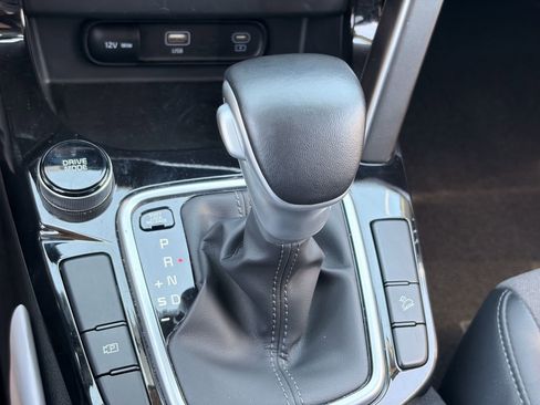Used 2025 Kia Seltos S FWD image 24