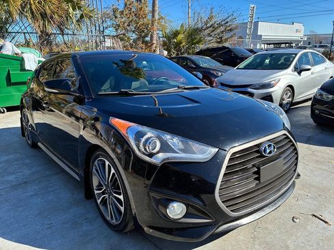 Used 2017 Hyundai Veloster Turbo w/ Tech Package 02 FWD image 12