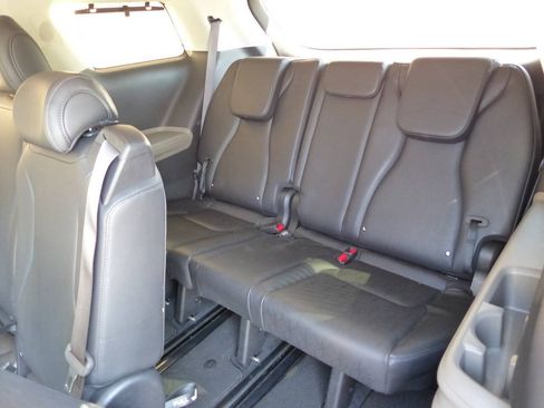 Used 2025 Kia Carnival EX FWD image 49