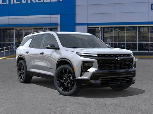 New 2026 Chevrolet Traverse RS w/ LPO, Cargo Package FWD image 7