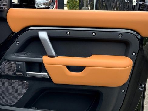 Used 2024 Land Rover Defender 110 V8 image 22