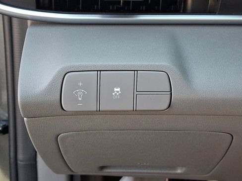 Certified 2025 Hyundai Elantra Sport image 25