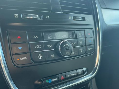 Used 2019 Dodge Grand Caravan GT image 24