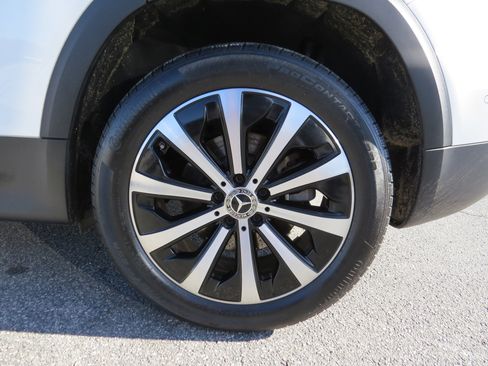 Used 2022 Mercedes-Benz GLB 250 4MATIC image 12