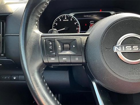 Used 2024 Nissan Pathfinder SV image 10