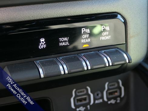 Used 2022 RAM 1500 Big Horn AWD/4WD image 24