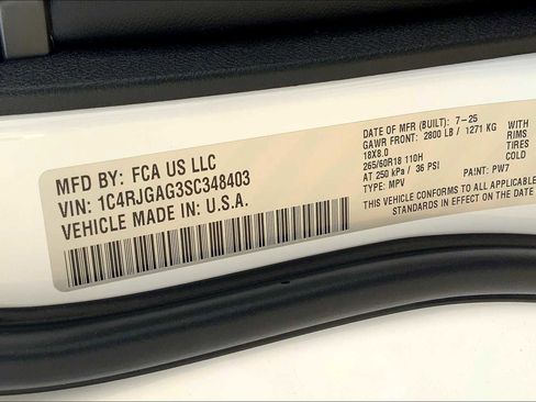 New 2025 Jeep Grand Cherokee Altitude image 19