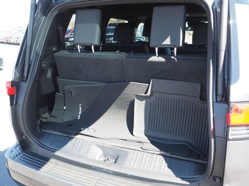 Used 2024 Lexus GX 550 w/ Accessory Package (2T) image 18