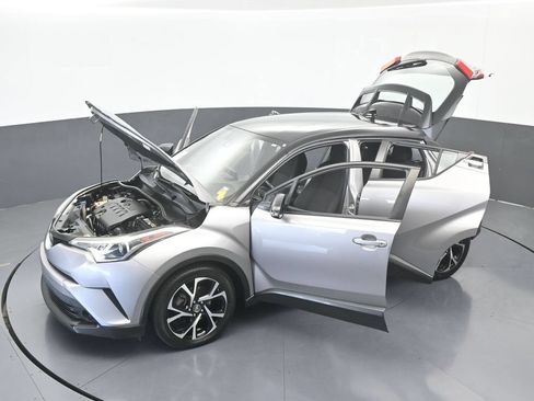 Used 2019 Toyota C-HR XLE FWD image 63