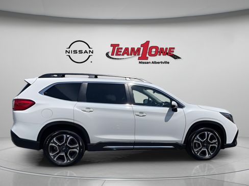 Used 2023 Subaru Ascent Limited AWD/4WD image 9
