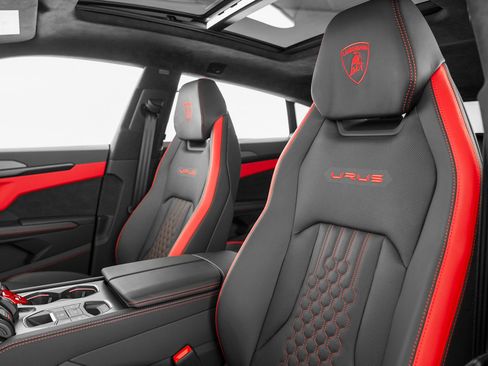 Used 2024 Lamborghini Urus S AWD/4WD image 15